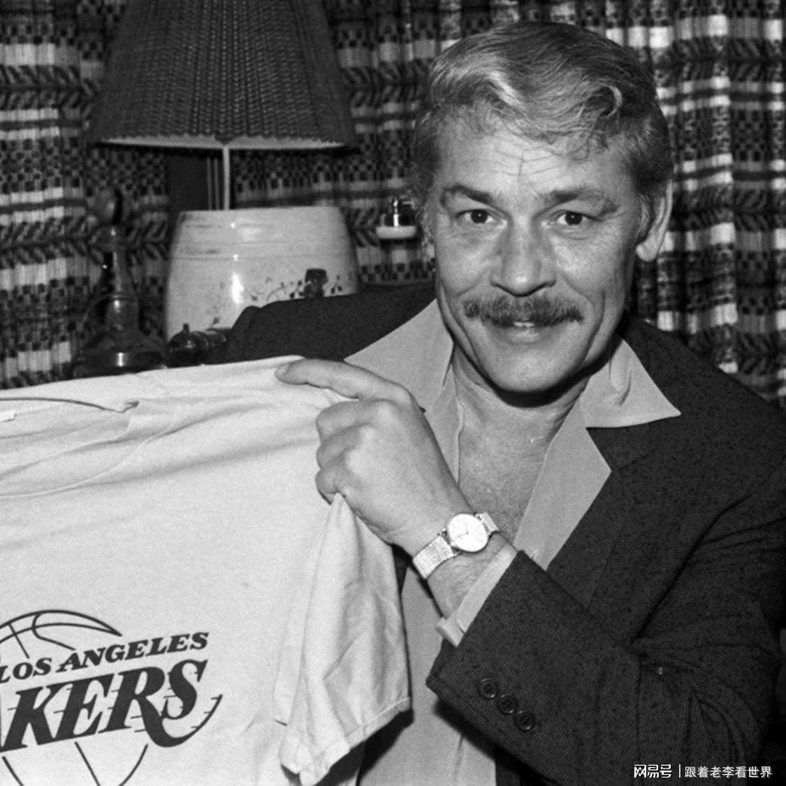 巴斯家族的湖人时代结束了