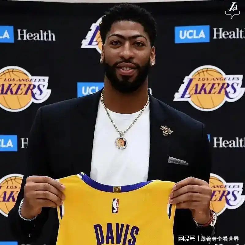 巴斯家族的湖人时代结束了