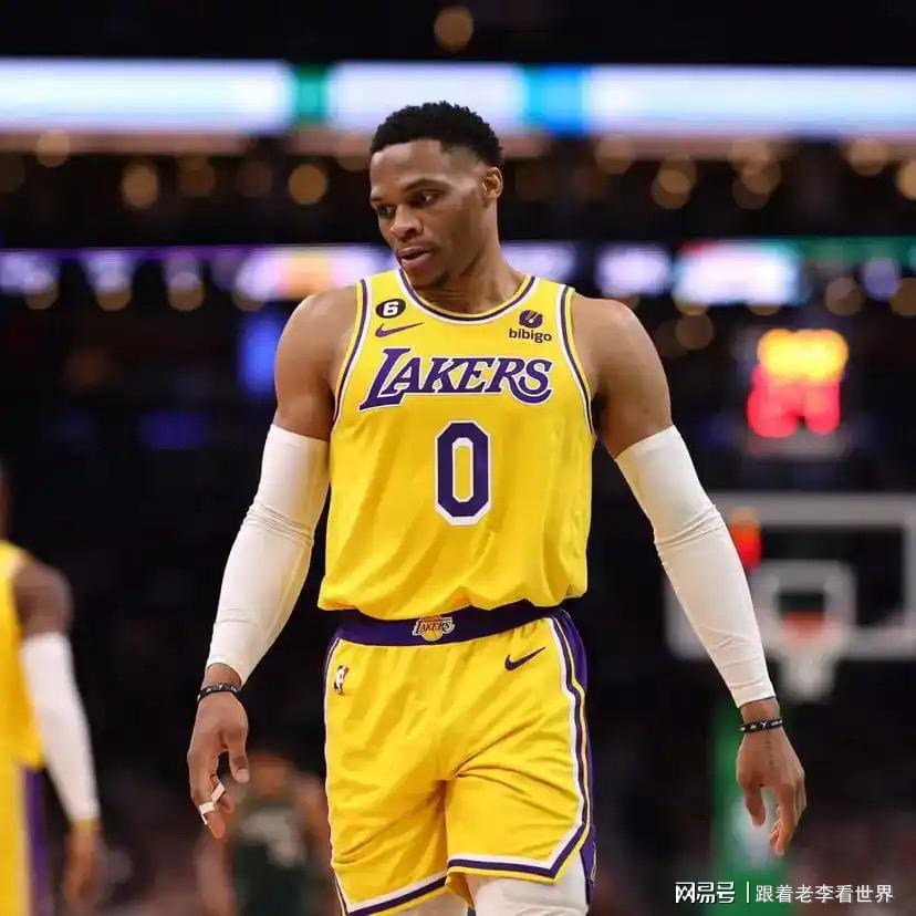 巴斯家族的湖人时代结束了