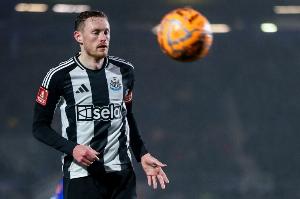 TA:利兹联总价1200万镑报价朗斯塔夫,纽卡尚未回复