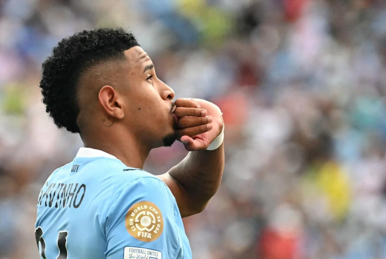 开云APP-英媒：热刺关窗前一直在尝试签下萨维尼奥，但被瓜迪奥拉阻止