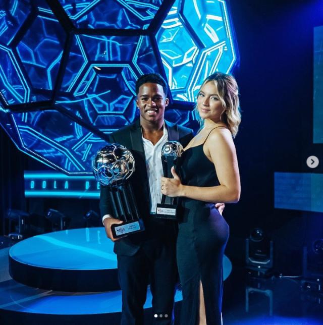 开云-美！17岁恩德里克女朋友21岁 去年10月在一起的！