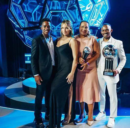 开云-美！17岁恩德里克女朋友21岁 去年10月在一起的！