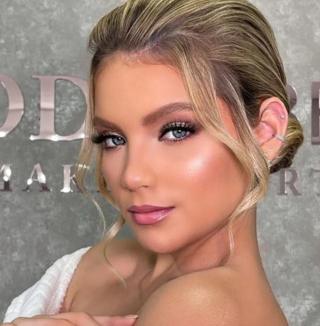 开云-美！17岁恩德里克女朋友21岁 去年10月在一起的！