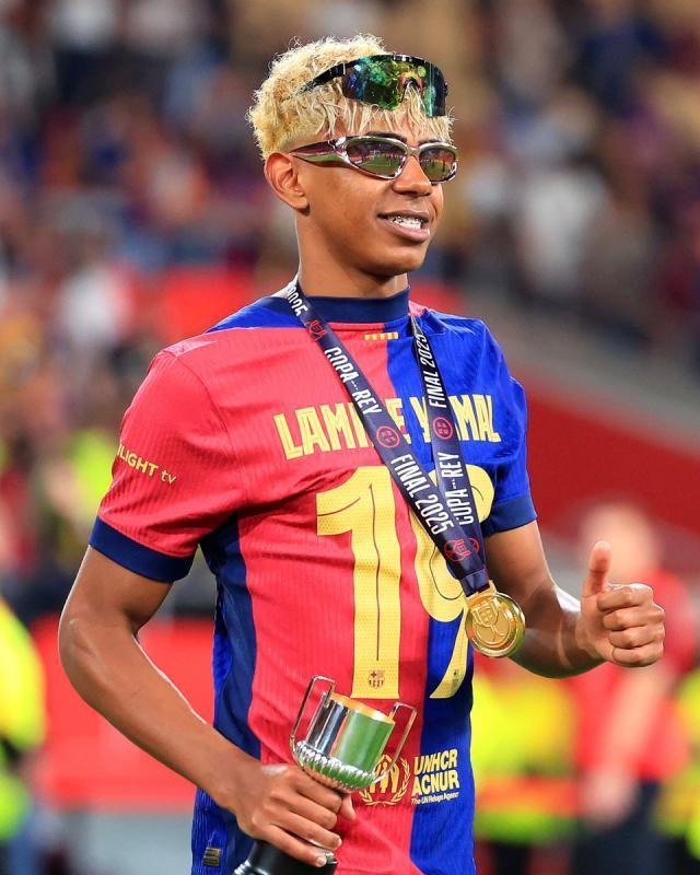 kaiyun-【数说】巴萨三连杀皇马，弗利克执教7场决赛全夺冠