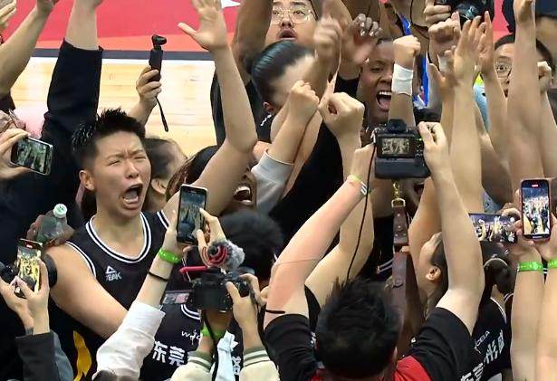 开云-广东女篮逆袭3-1夺冠！杨舒予夺总决赛MVP