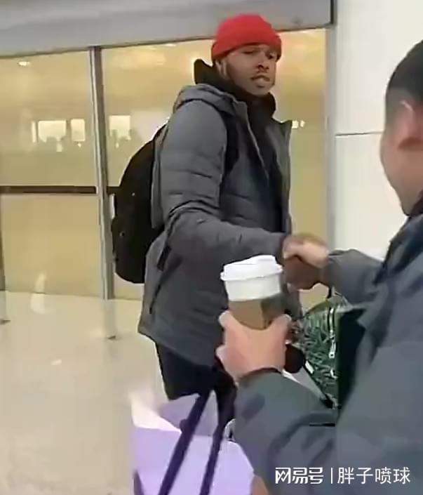 开云APP-态度积极！辽篮新援主动加练 仍被球迷怼像三个月没打球